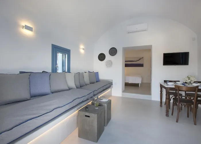 Akrotiri Cove Akrotírion