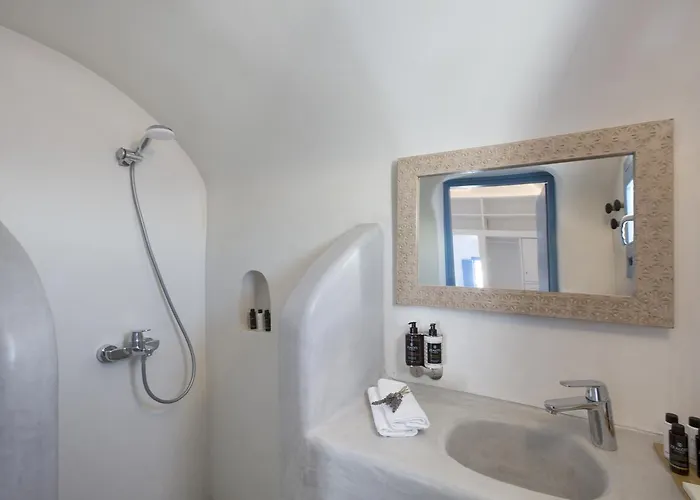 Villa Akrotiri Cove *