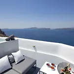 Akrotiri Cove Akrotírion