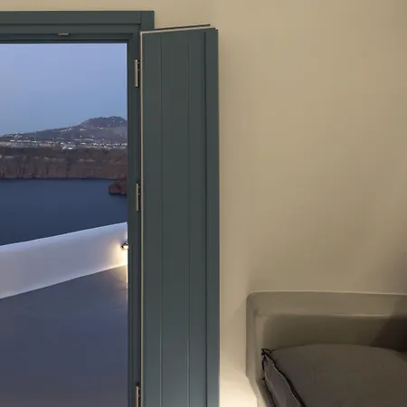Vila Akrotiri Cove *