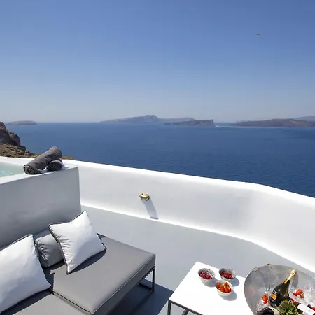 Akrotiri Cove Akrotírion