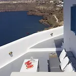 Akrotiri Cove Villa *