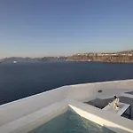 Akrotiri Cove * Akrotírion