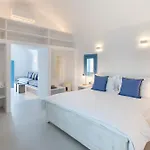 Akrotiri Cove * Akrotírion